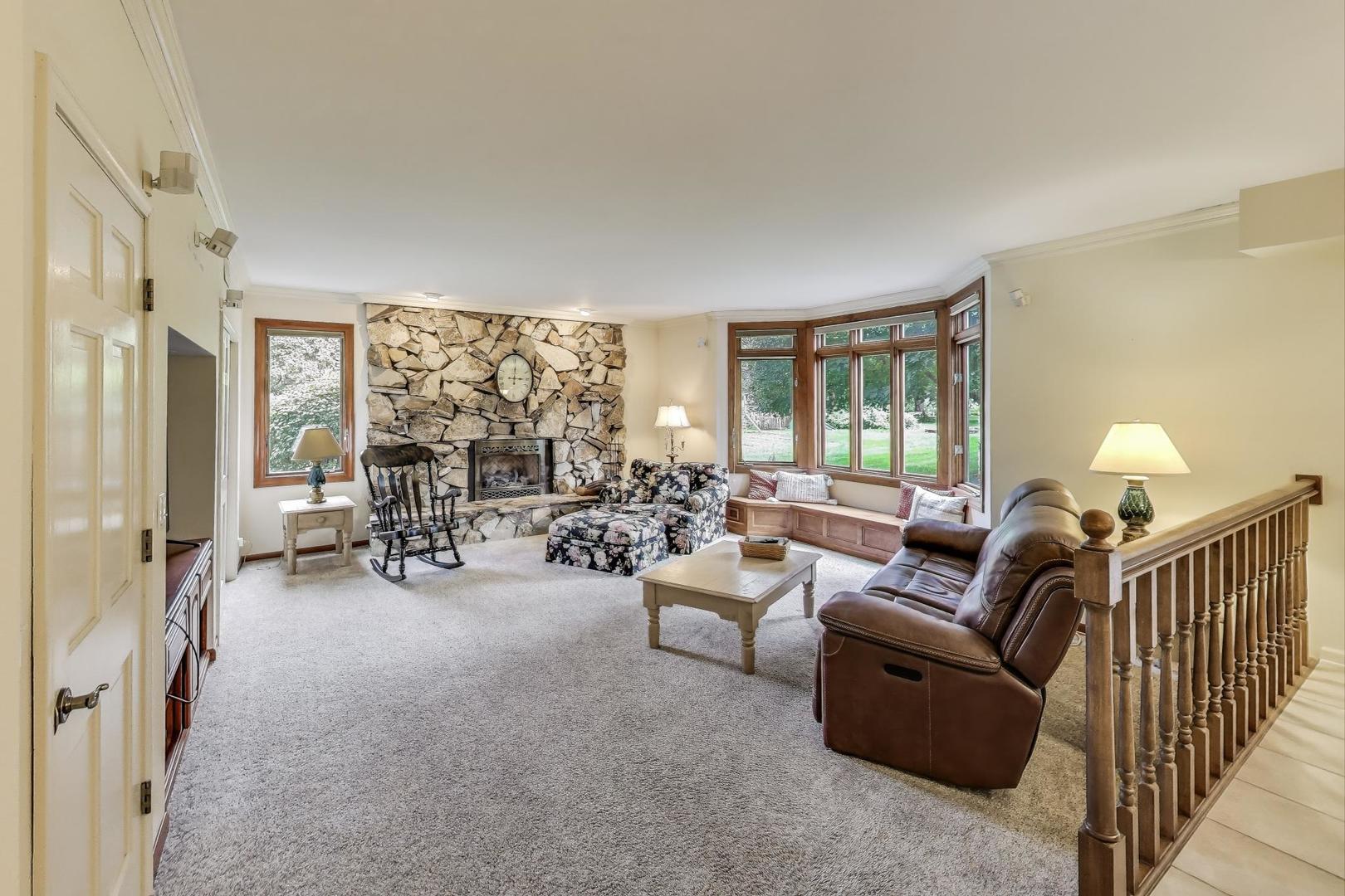 3S210 Herrick Road, Warrenville, IL 60555