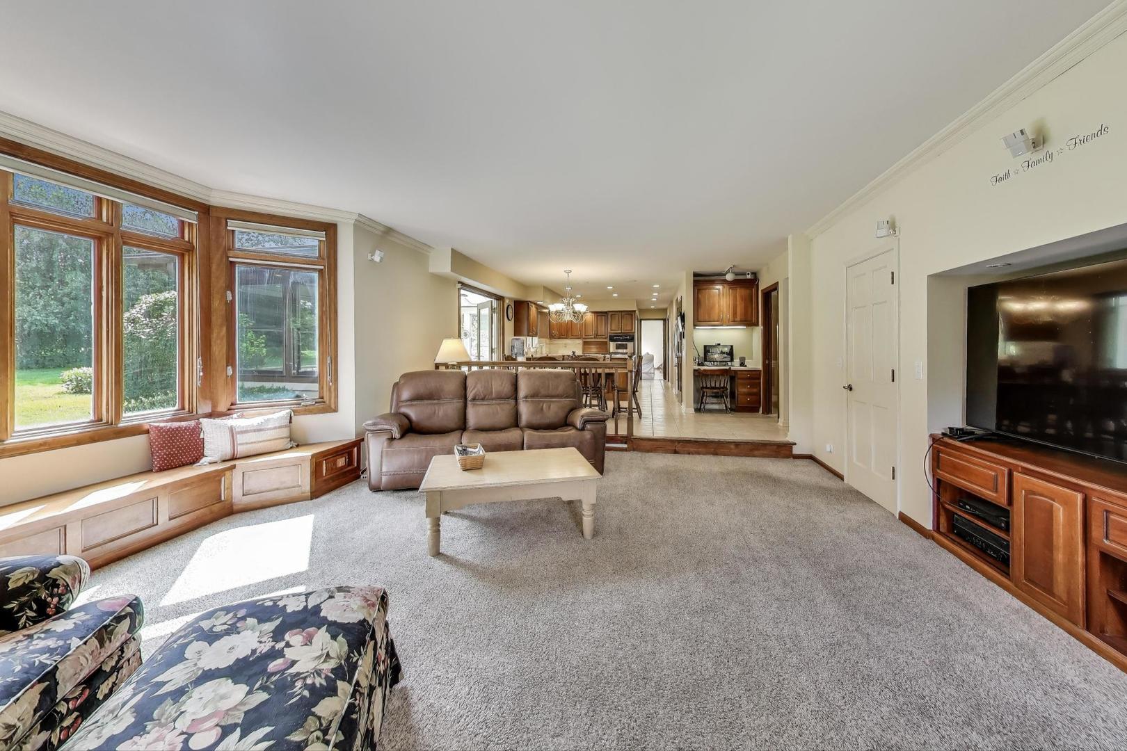 3S210 Herrick Road, Warrenville, IL 60555