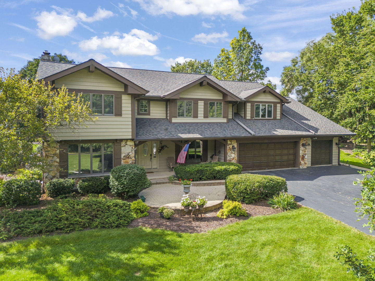 3S210 Herrick Road, Warrenville, IL 60555