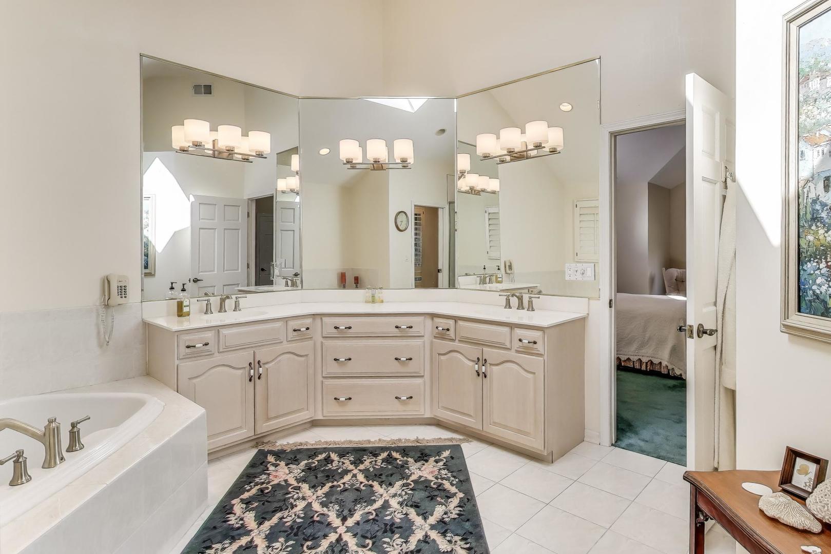3S210 Herrick Road, Warrenville, IL 60555