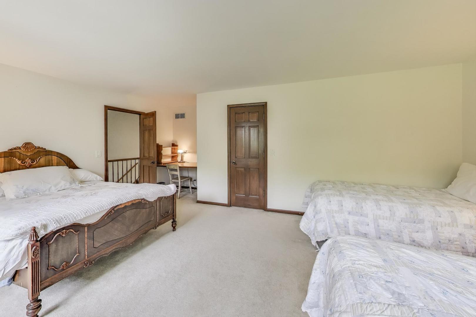 3S210 Herrick Road, Warrenville, IL 60555