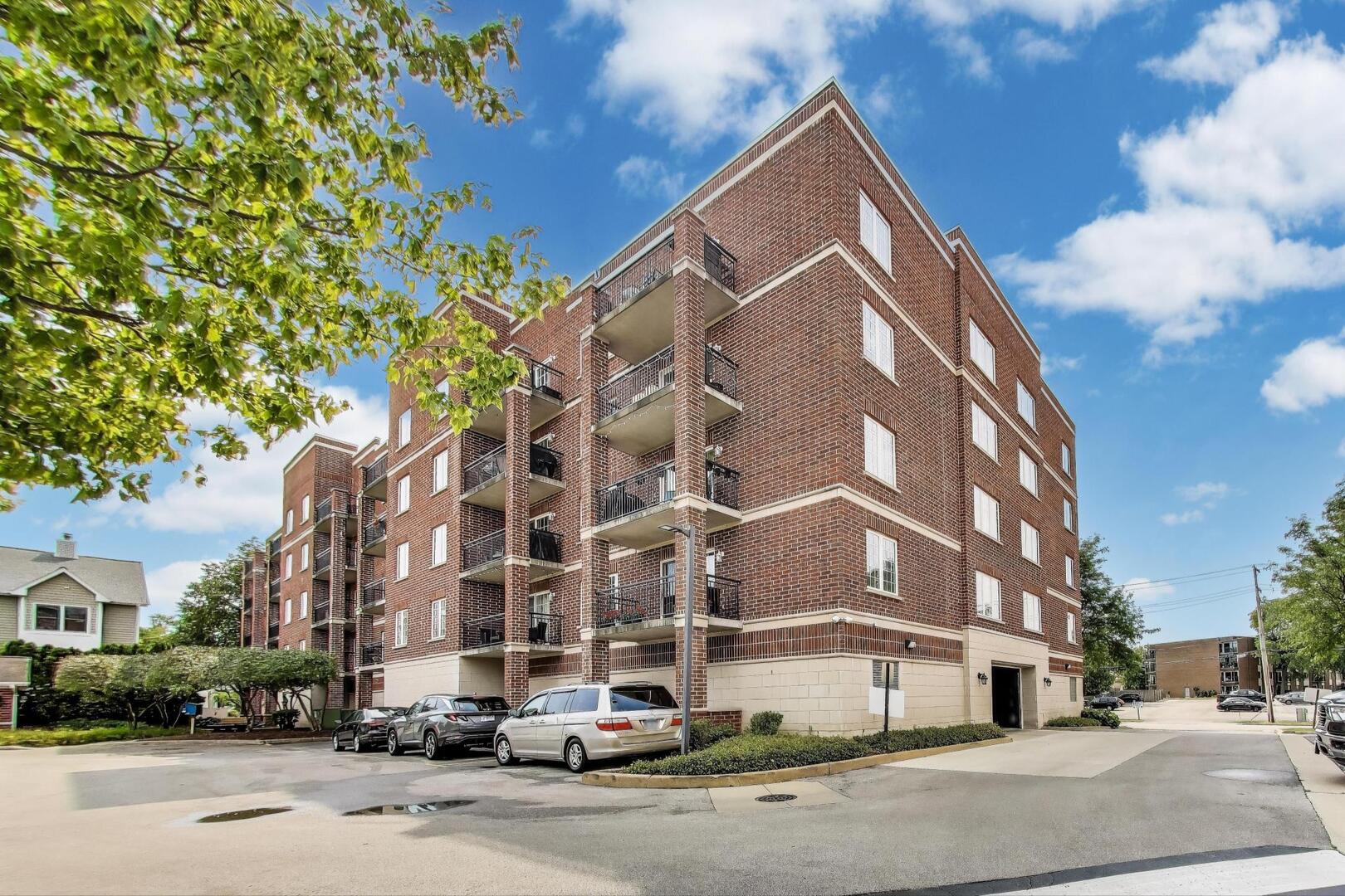 124 W Colfax Street #409, Palatine, IL 60067