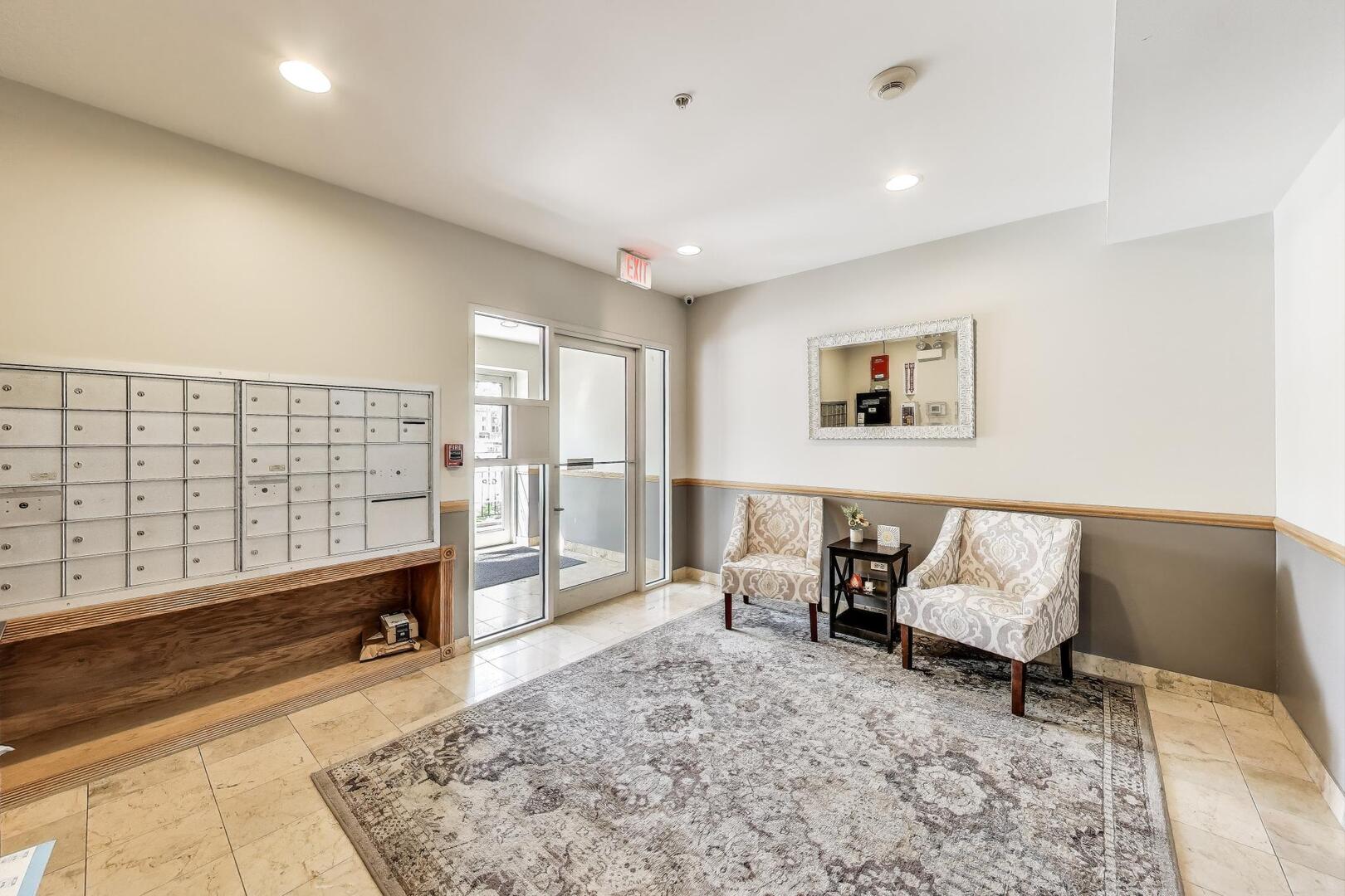 124 W Colfax Street #409, Palatine, IL 60067