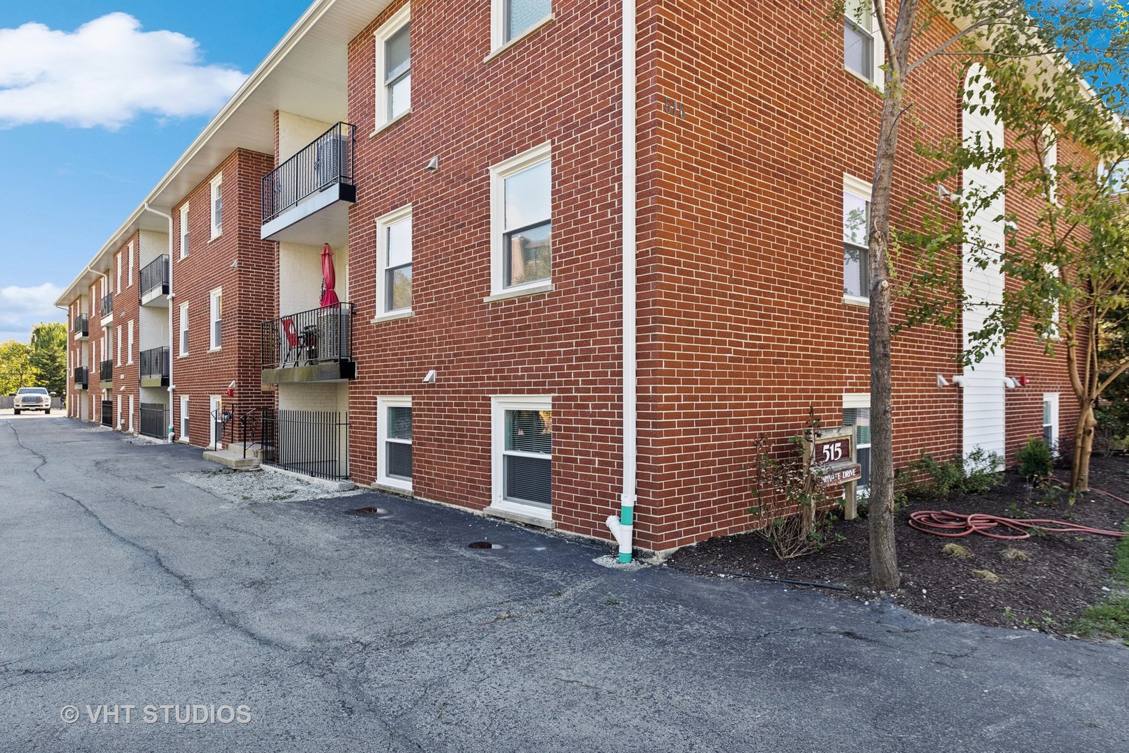 515 N Cass Avenue #2G, Westmont, IL 60559