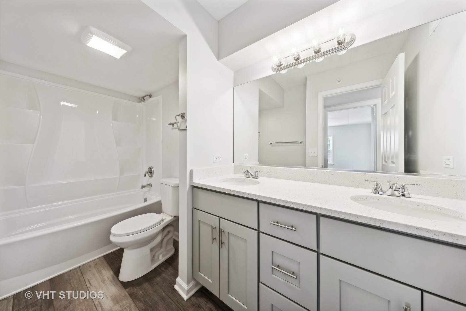 515 N Cass Avenue #2G, Westmont, IL 60559