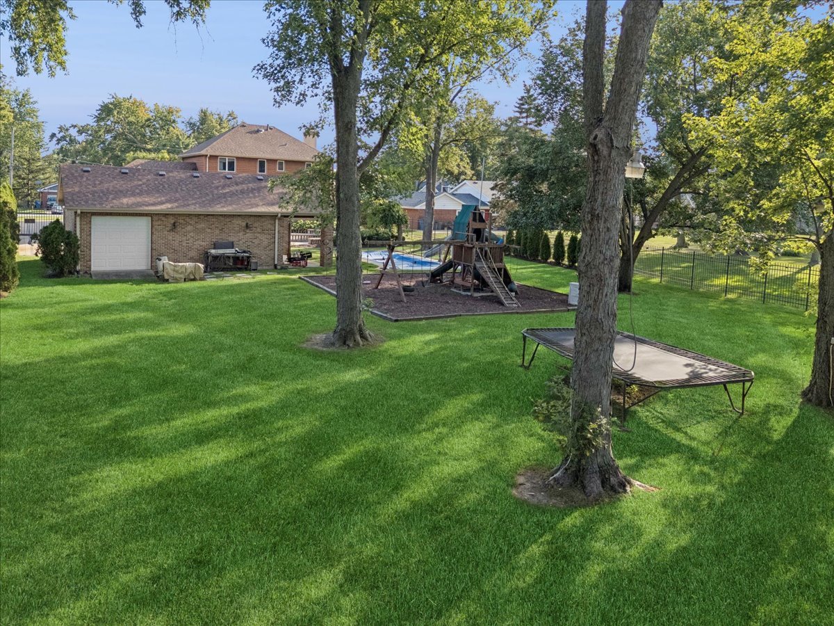 7660 W 124th Place, Palos Heights, IL 60463