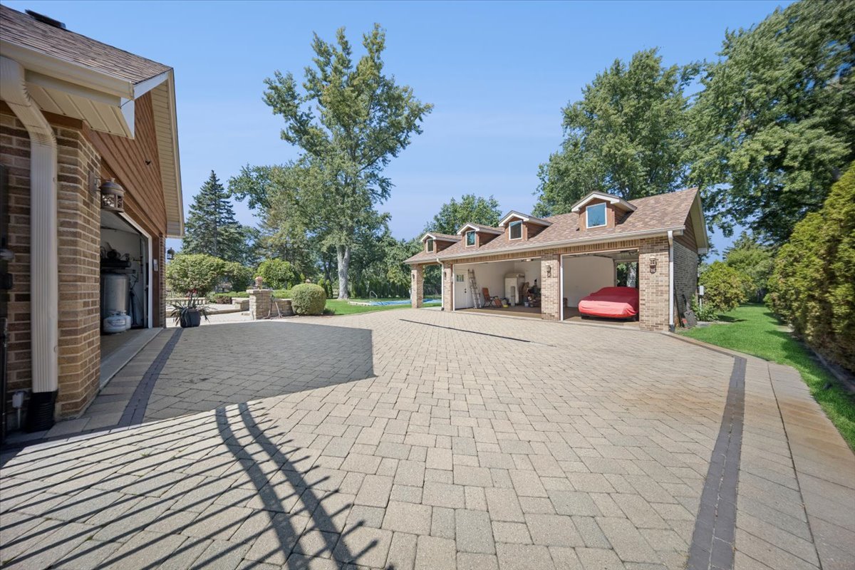 7660 W 124th Place, Palos Heights, IL 60463