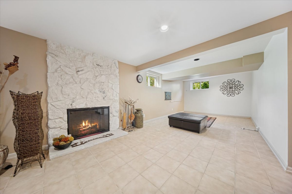 7660 W 124th Place, Palos Heights, IL 60463