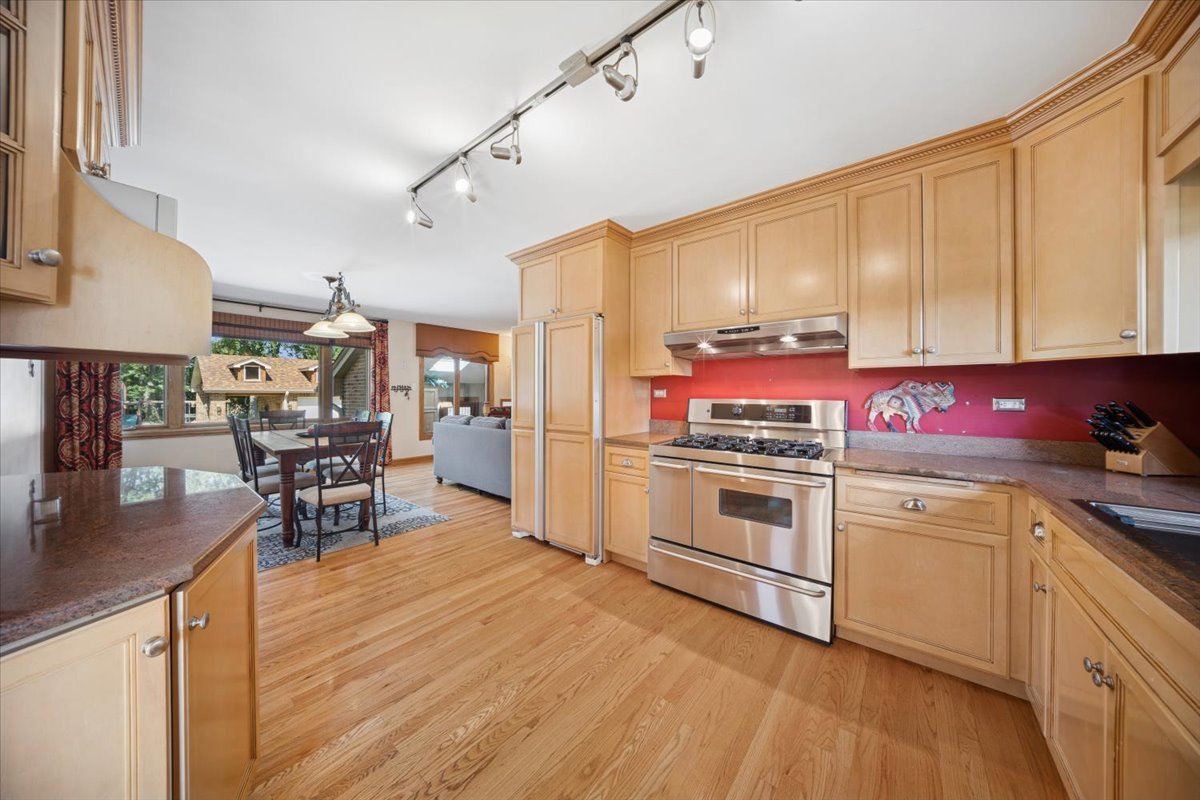 7660 W 124th Place, Palos Heights, IL 60463
