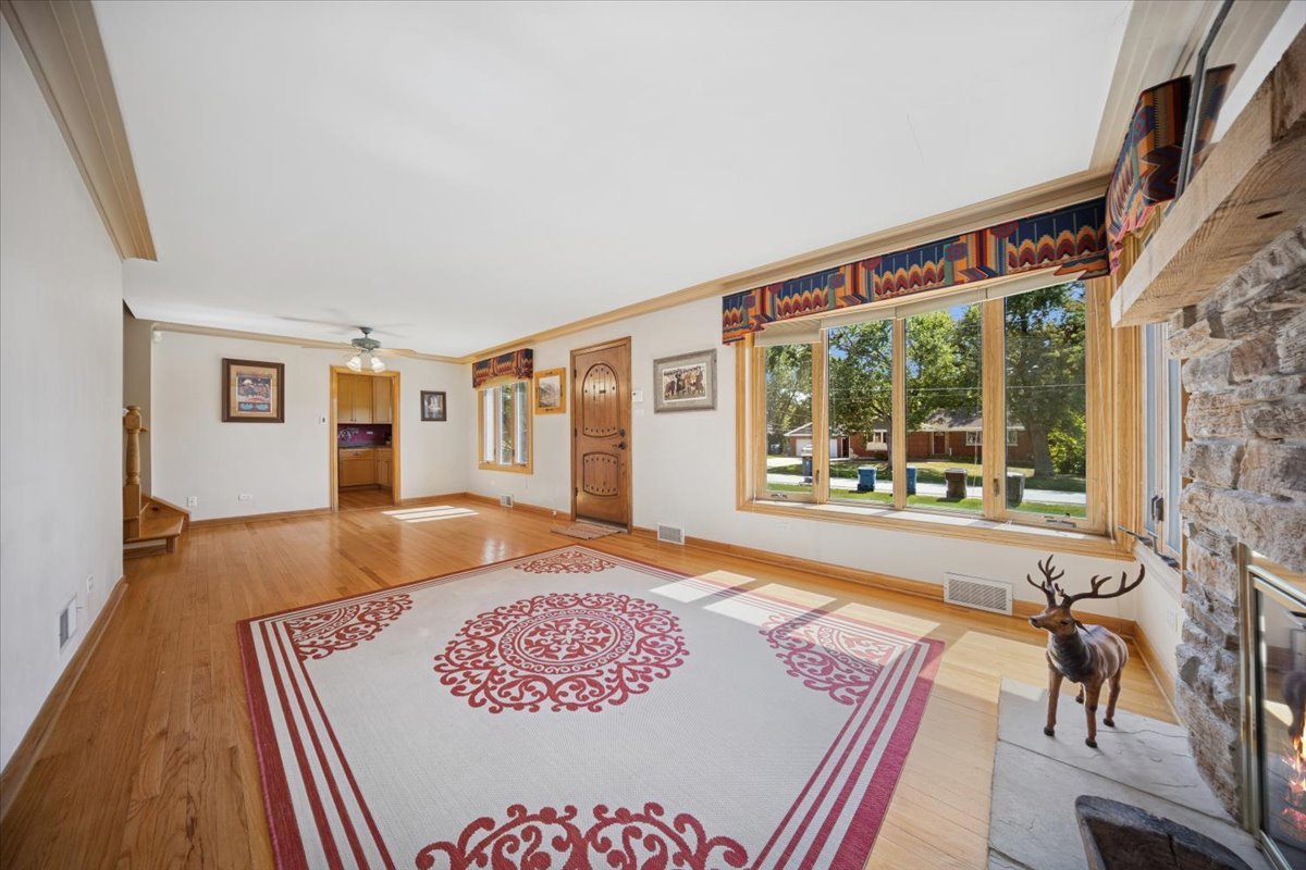 7660 W 124th Place, Palos Heights, IL 60463