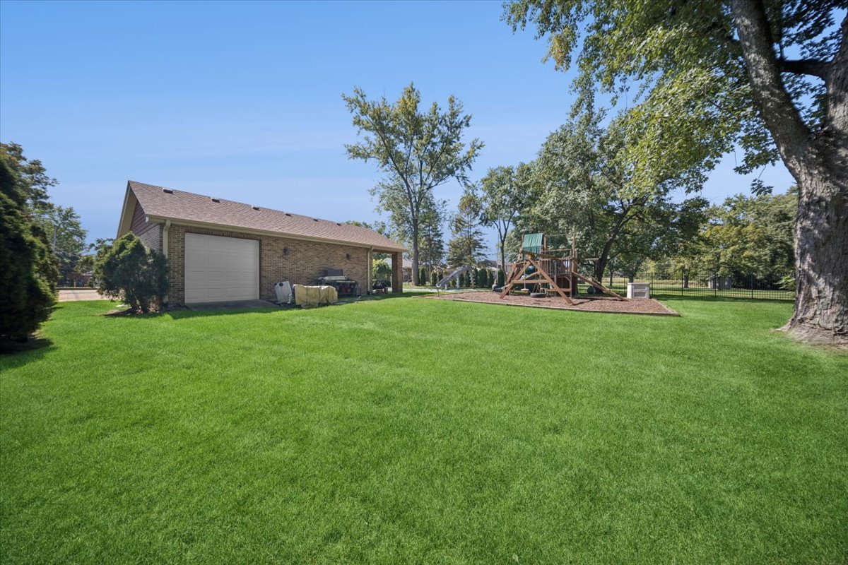 7660 W 124th Place, Palos Heights, IL 60463
