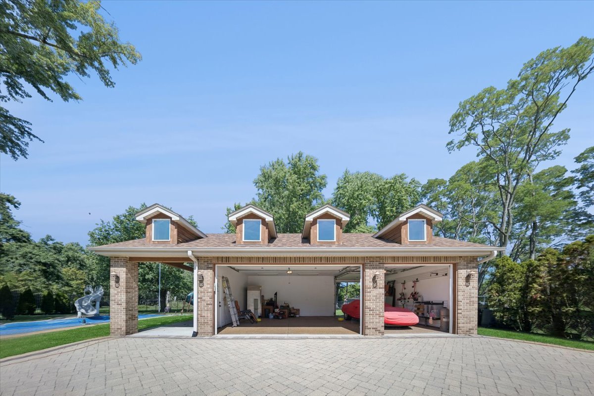 7660 W 124th Place, Palos Heights, IL 60463
