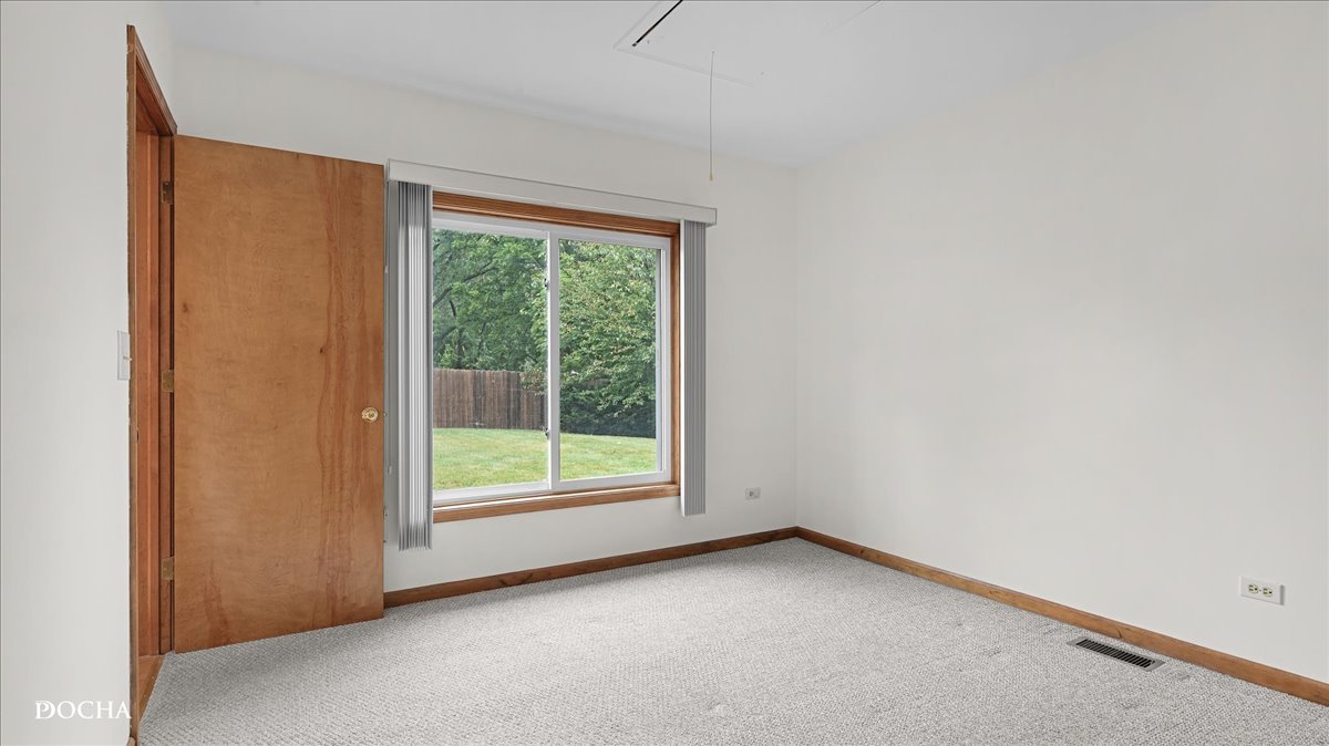 23W234 Woodcroft Drive, Glen Ellyn, IL 60137