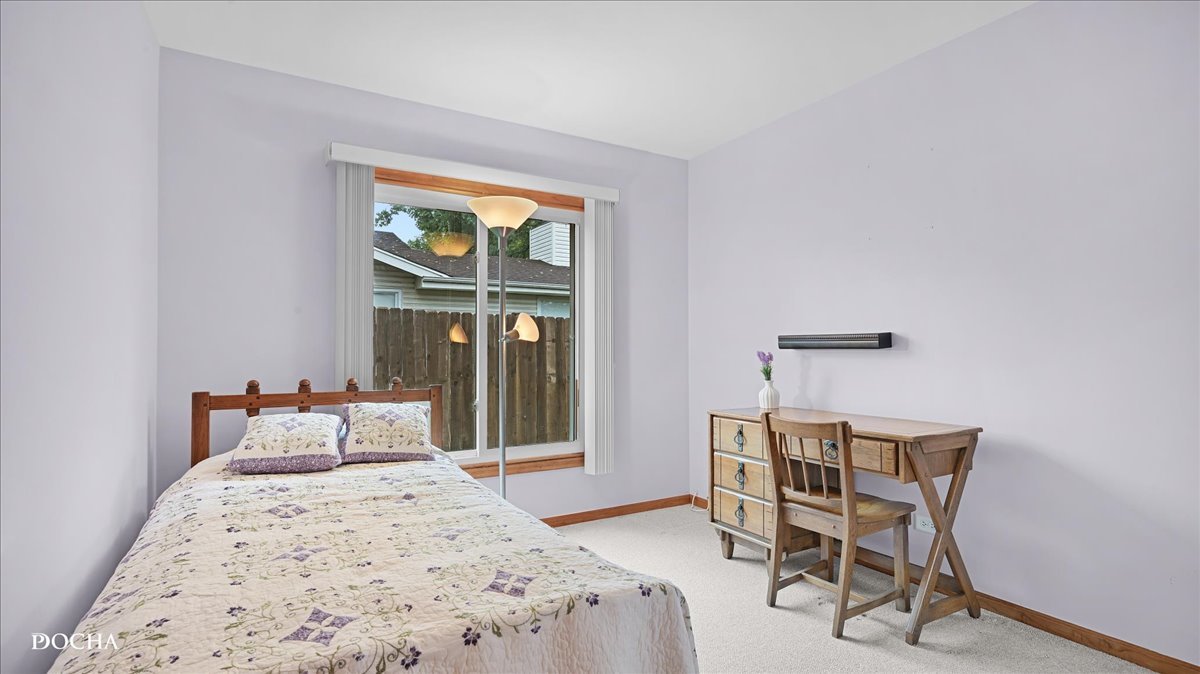 23W234 Woodcroft Drive, Glen Ellyn, IL 60137