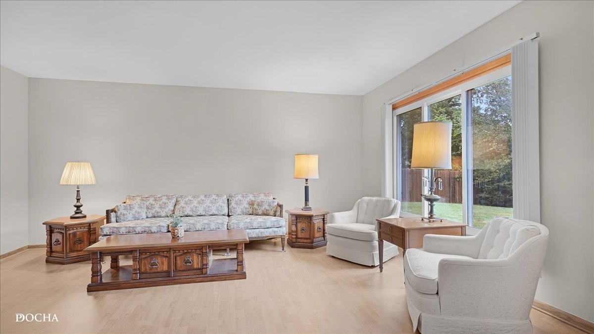 23W234 Woodcroft Drive, Glen Ellyn, IL 60137