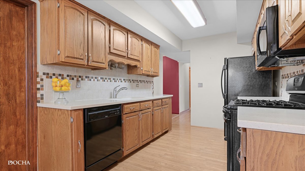 23W234 Woodcroft Drive, Glen Ellyn, IL 60137