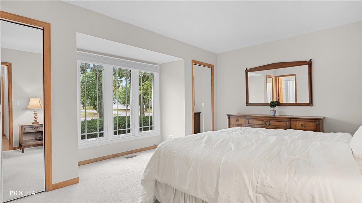 23W234 Woodcroft Drive, Glen Ellyn, IL 60137