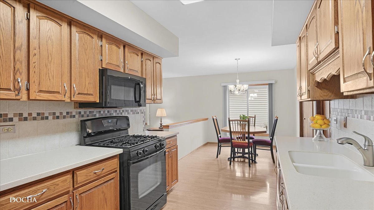 23W234 Woodcroft Drive, Glen Ellyn, IL 60137