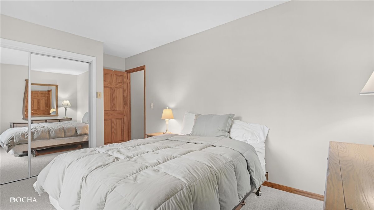 23W234 Woodcroft Drive, Glen Ellyn, IL 60137