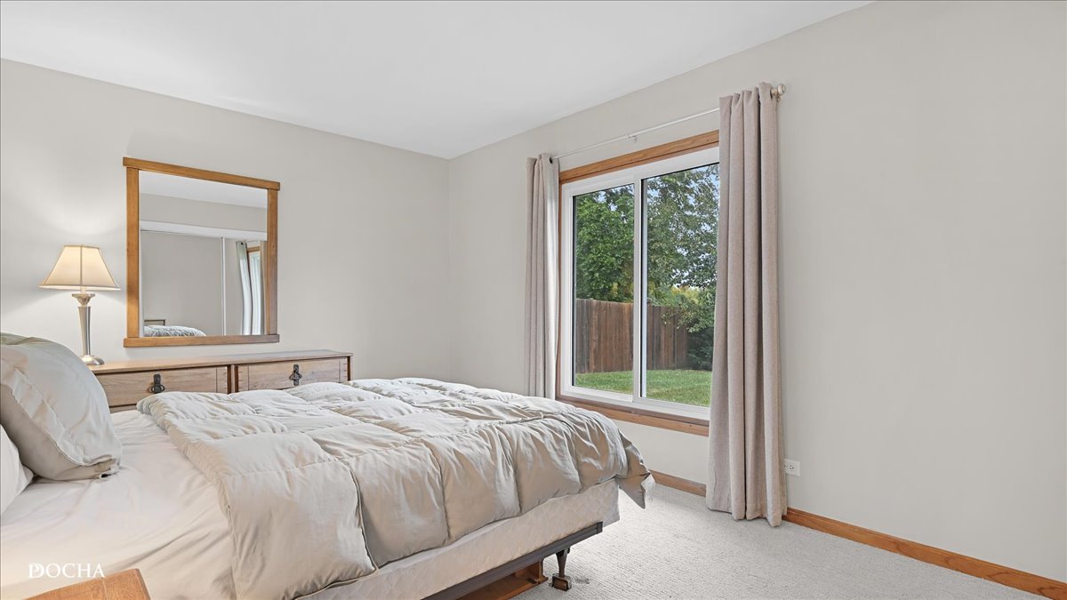 23W234 Woodcroft Drive, Glen Ellyn, IL 60137