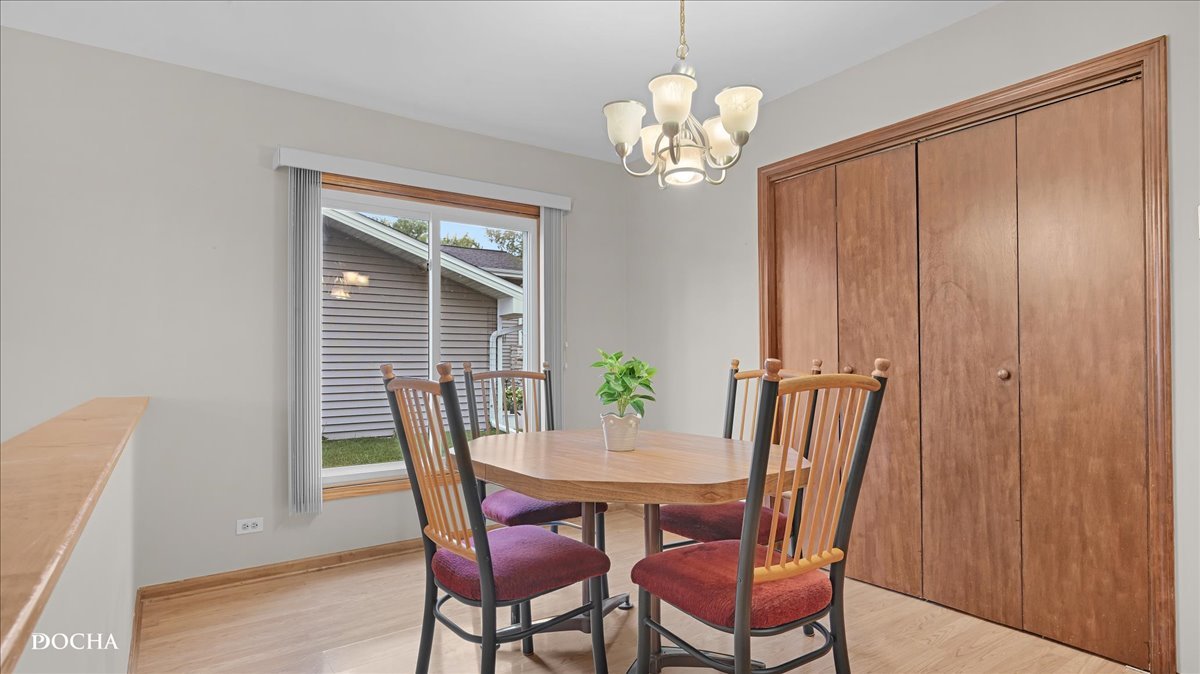 23W234 Woodcroft Drive, Glen Ellyn, IL 60137