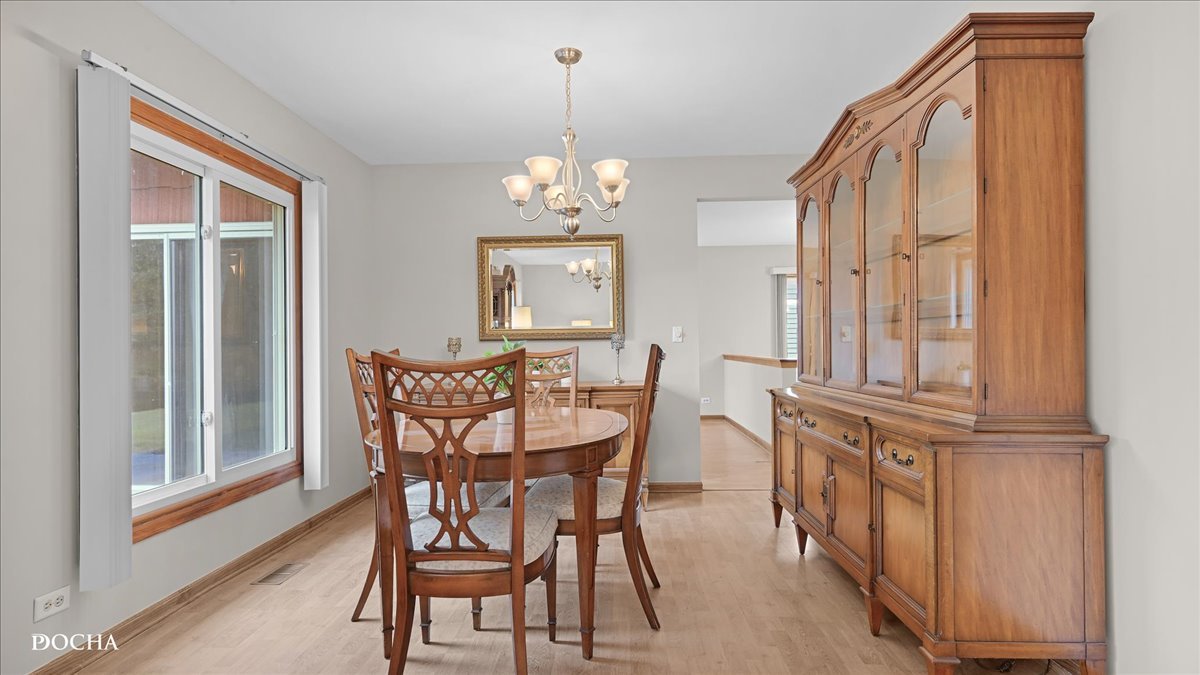 23W234 Woodcroft Drive, Glen Ellyn, IL 60137