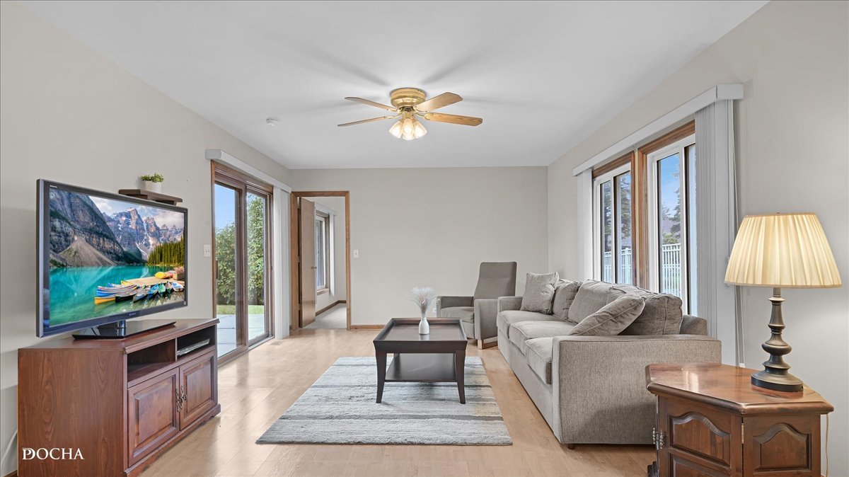 23W234 Woodcroft Drive, Glen Ellyn, IL 60137