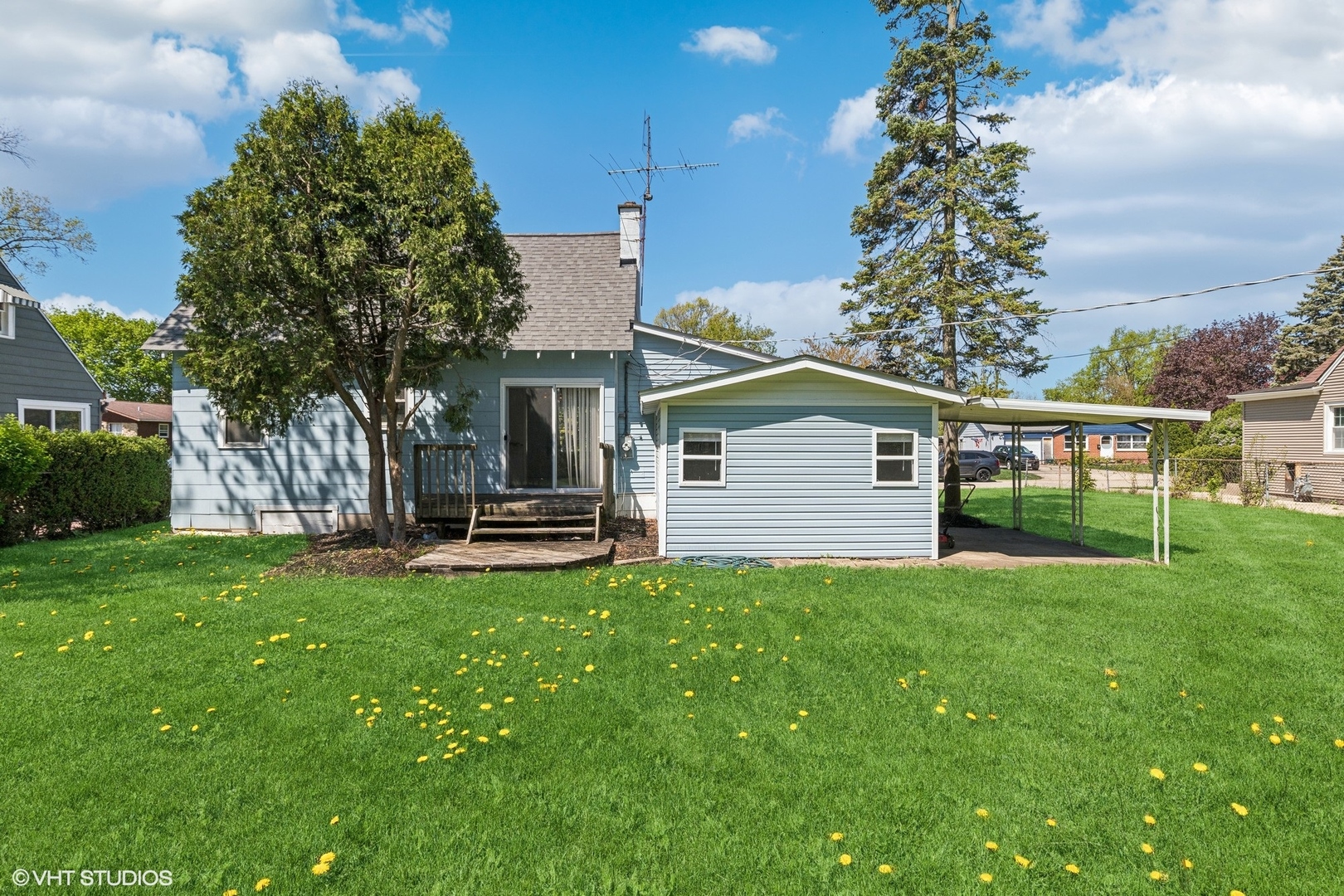 519 Catalpa Drive, Round Lake, IL 60073
