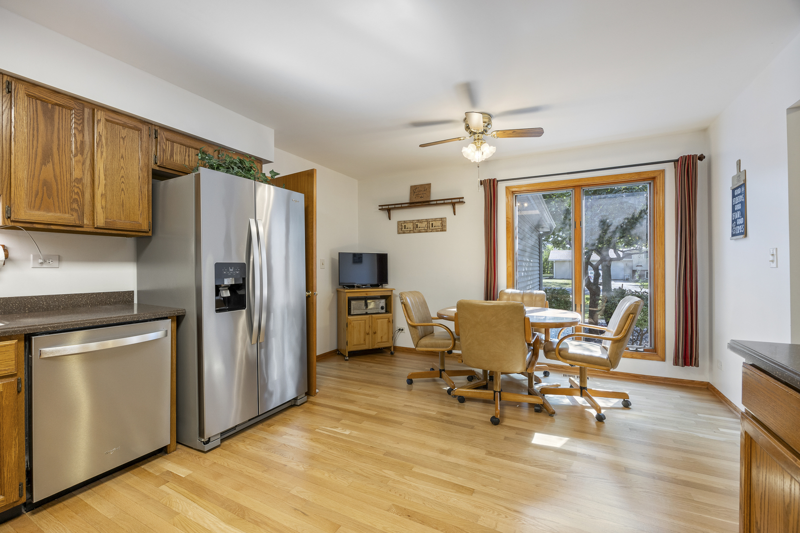 1N120 Darling Street, Carol Stream, IL 60188