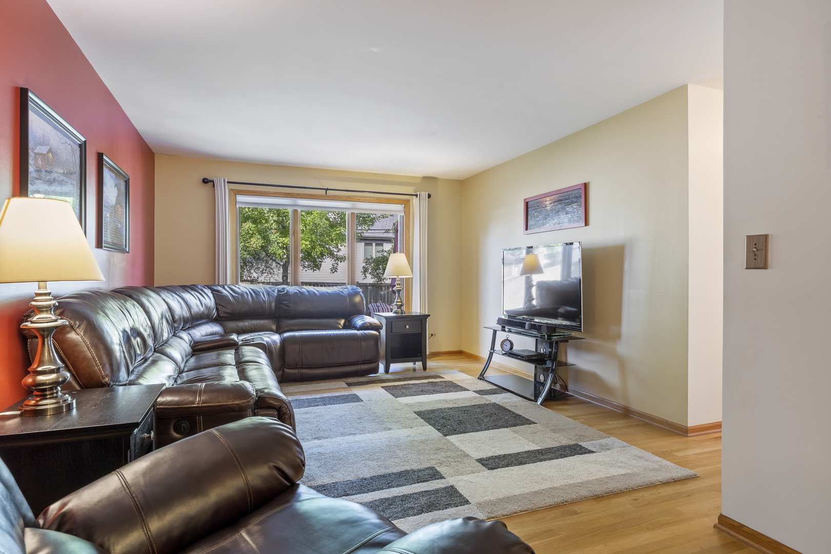 1N120 Darling Street, Carol Stream, IL 60188