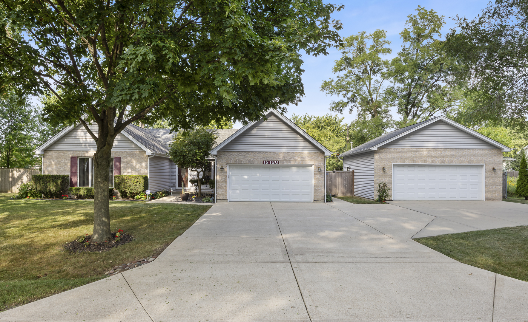 1N120 Darling Street, Carol Stream, IL 60188