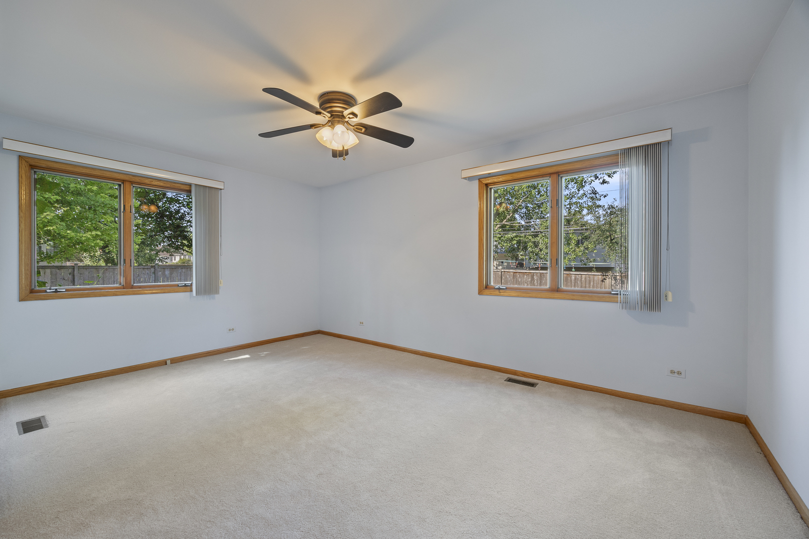 1N120 Darling Street, Carol Stream, IL 60188