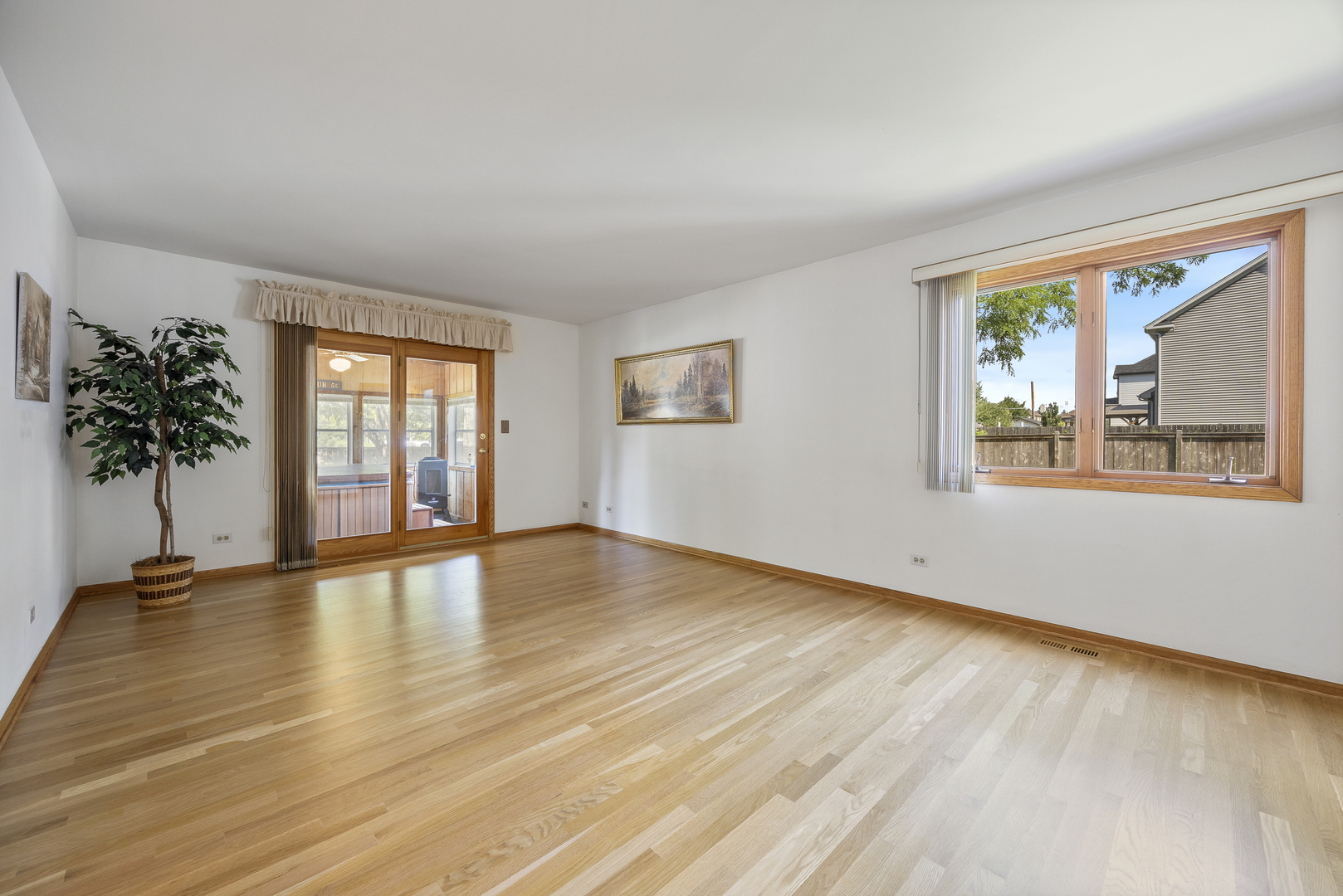 1N120 Darling Street, Carol Stream, IL 60188
