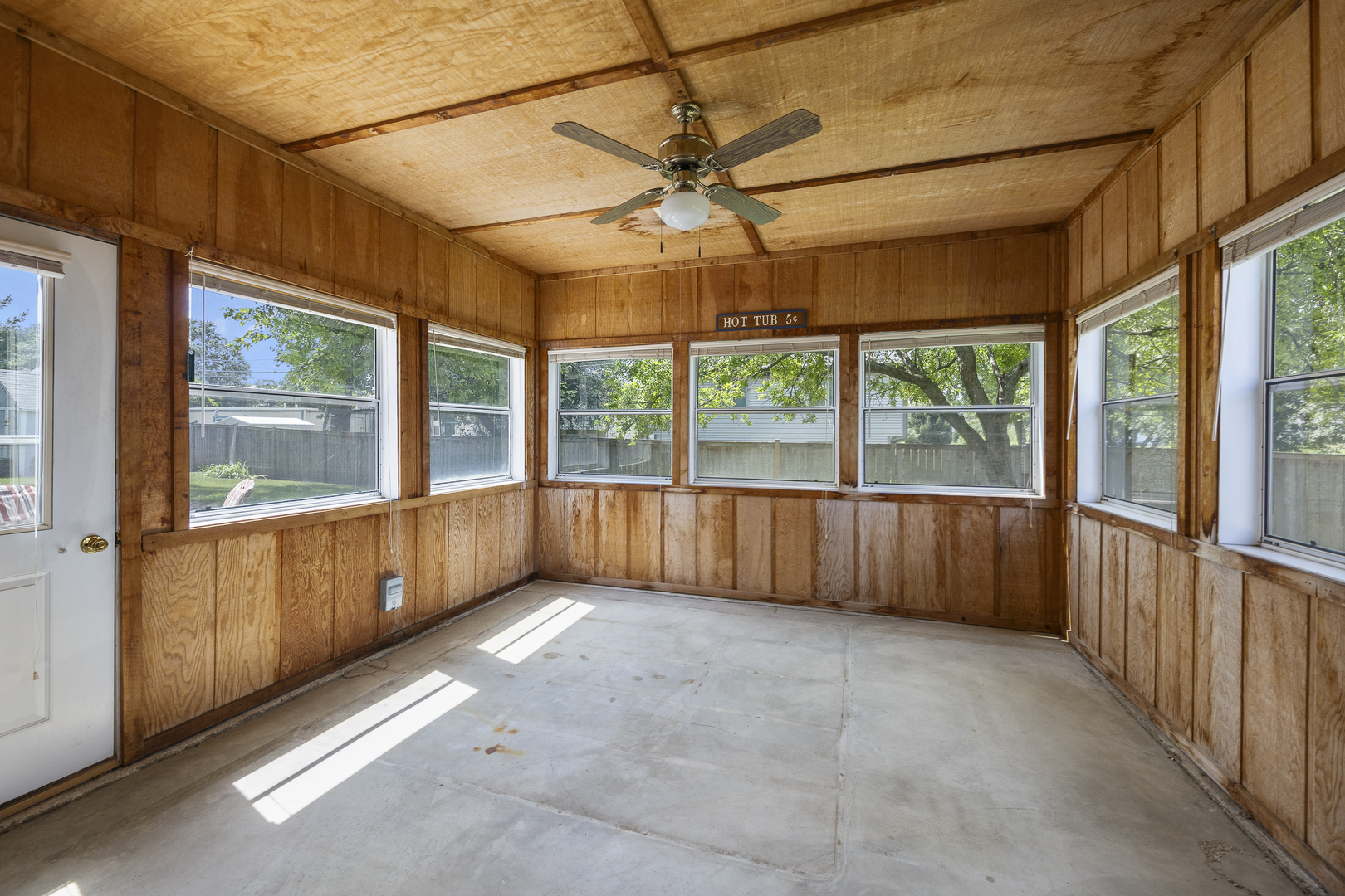 1N120 Darling Street, Carol Stream, IL 60188