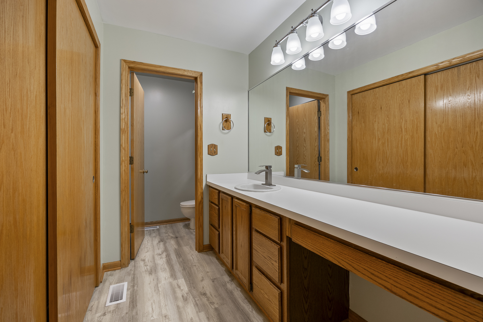 1N120 Darling Street, Carol Stream, IL 60188