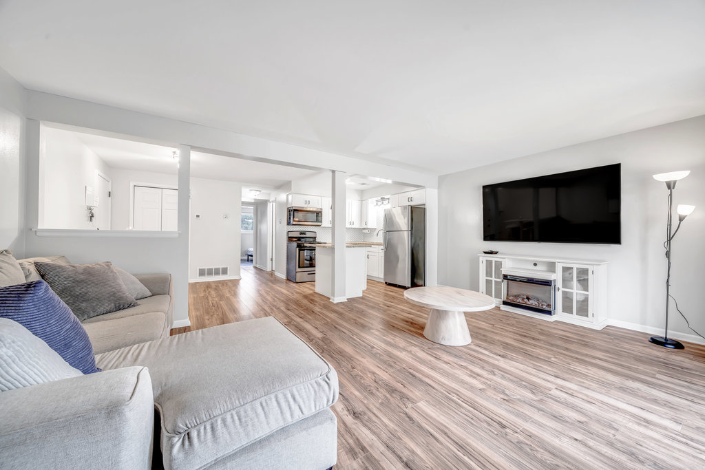 14455 Lamon Avenue #1S, Midlothian, IL 60445
