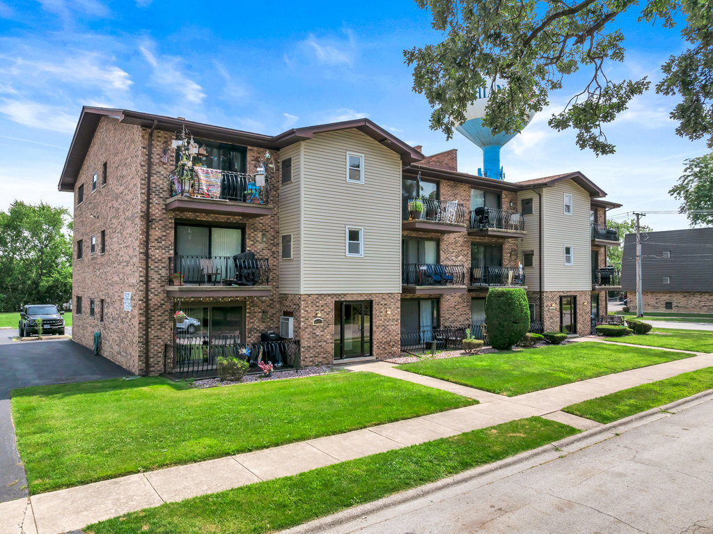 14455 Lamon Avenue #1S, Midlothian, IL 60445