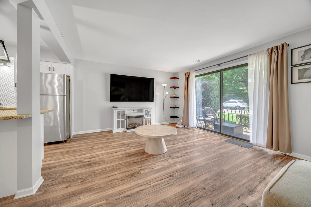 14455 Lamon Avenue #1S, Midlothian, IL 60445