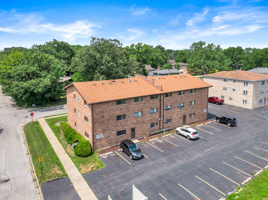 14455 Lamon Avenue #1S, Midlothian, IL 60445