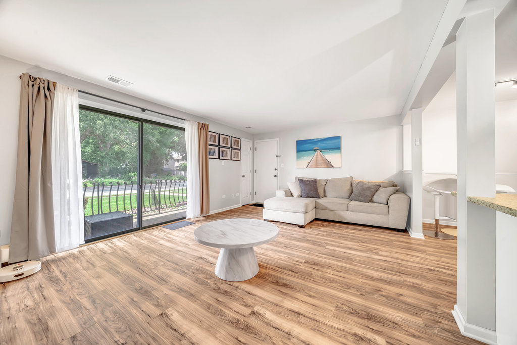 14455 Lamon Avenue #1S, Midlothian, IL 60445