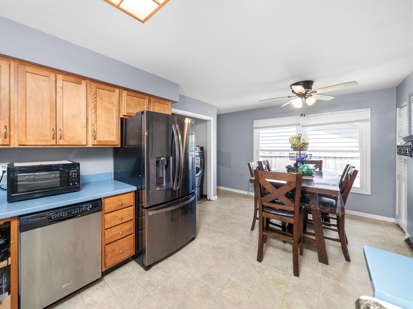1071 Almond Drive, Aurora, IL 60506