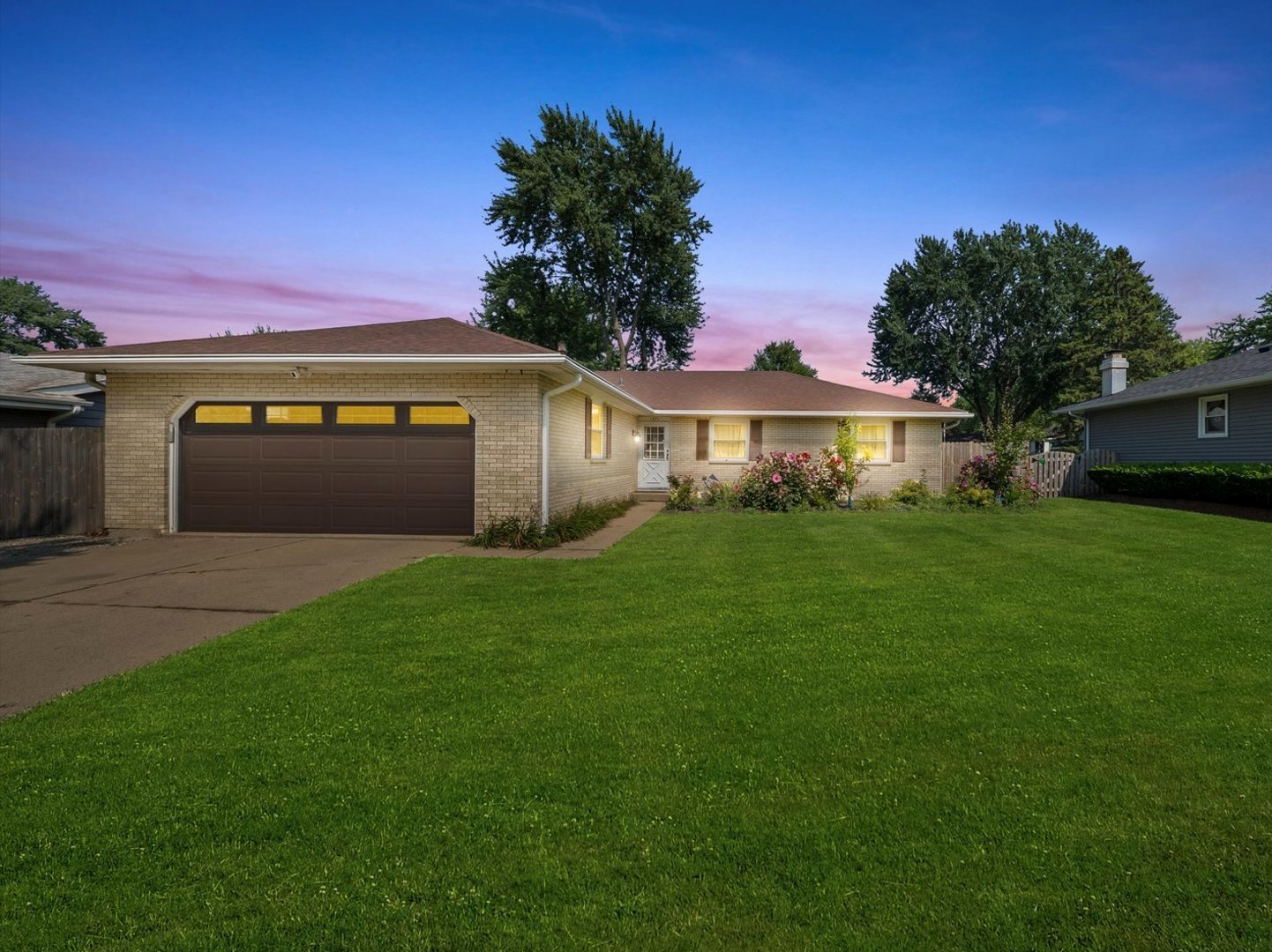 1071 Almond Drive, Aurora, IL 60506