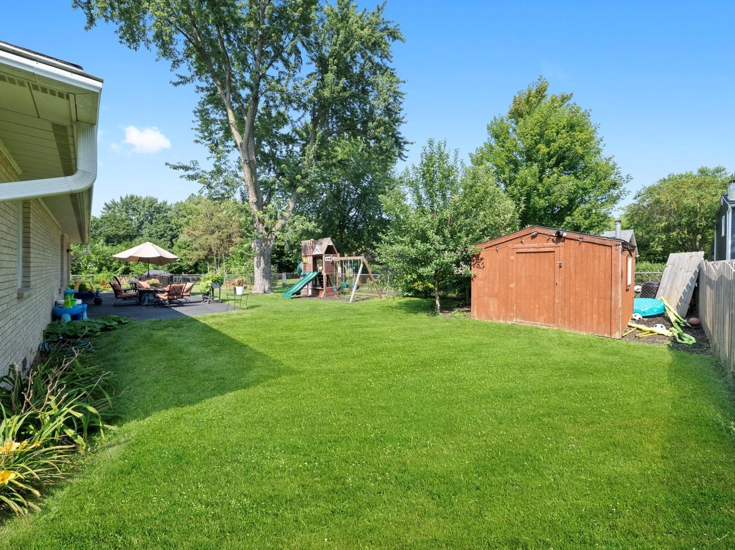 1071 Almond Drive, Aurora, IL 60506