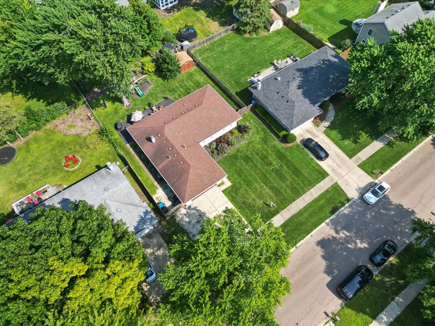 1071 Almond Drive, Aurora, IL 60506