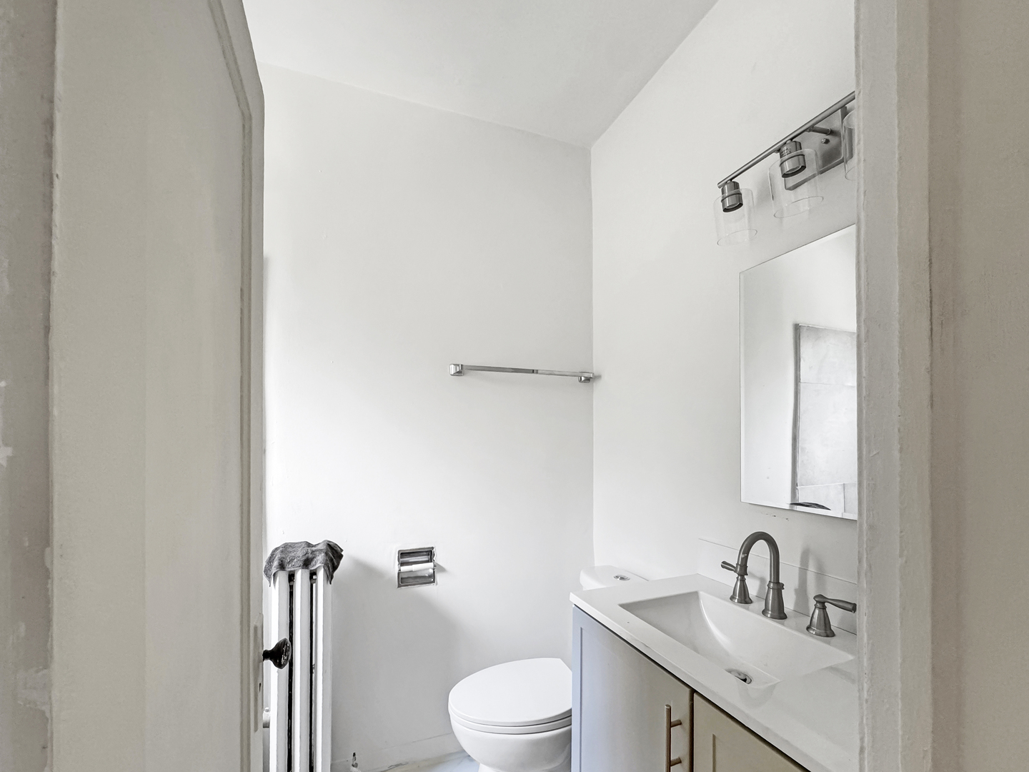 8234 S Ingleside Avenue, Chicago, IL 60619