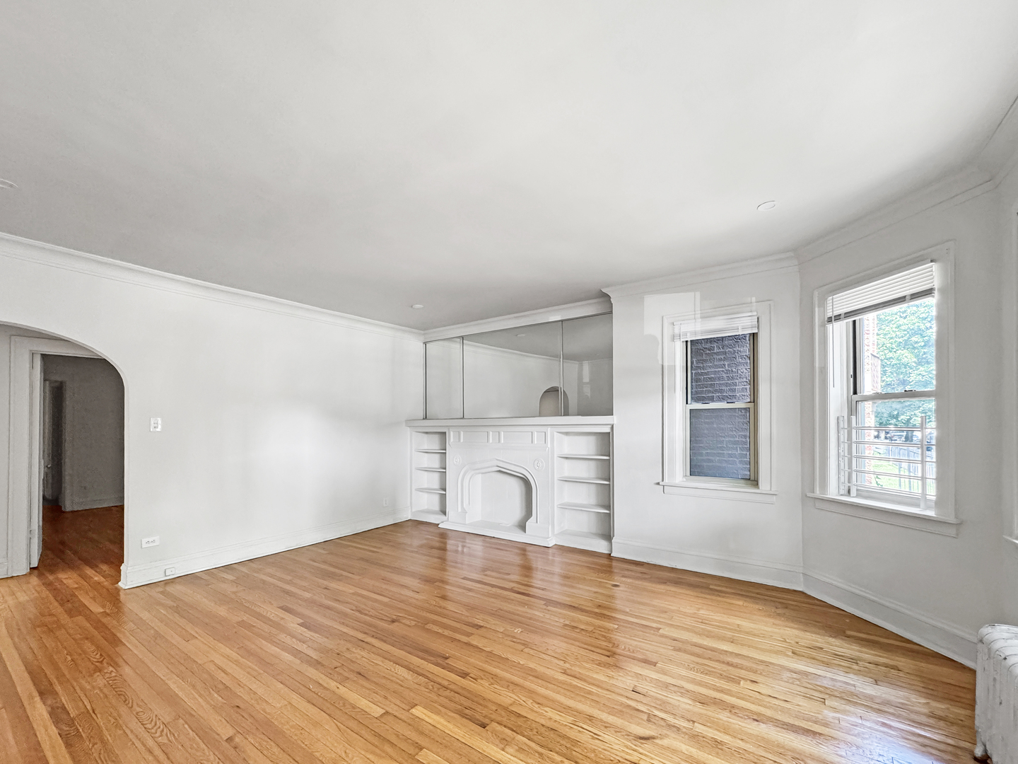 8234 S Ingleside Avenue, Chicago, IL 60619