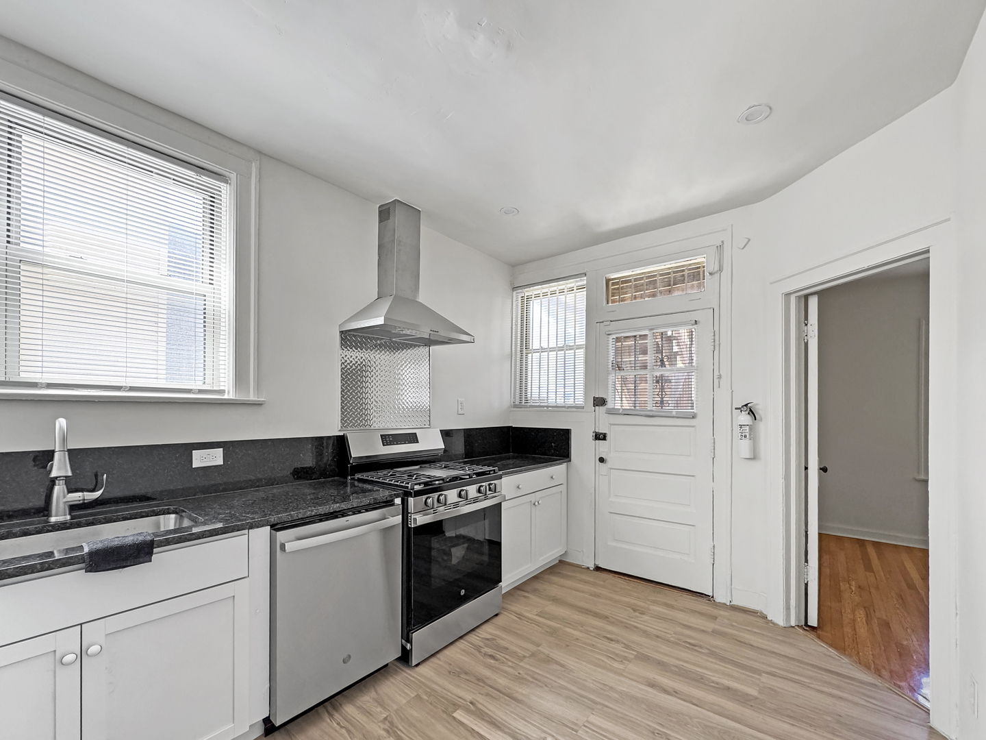 8234 S Ingleside Avenue, Chicago, IL 60619