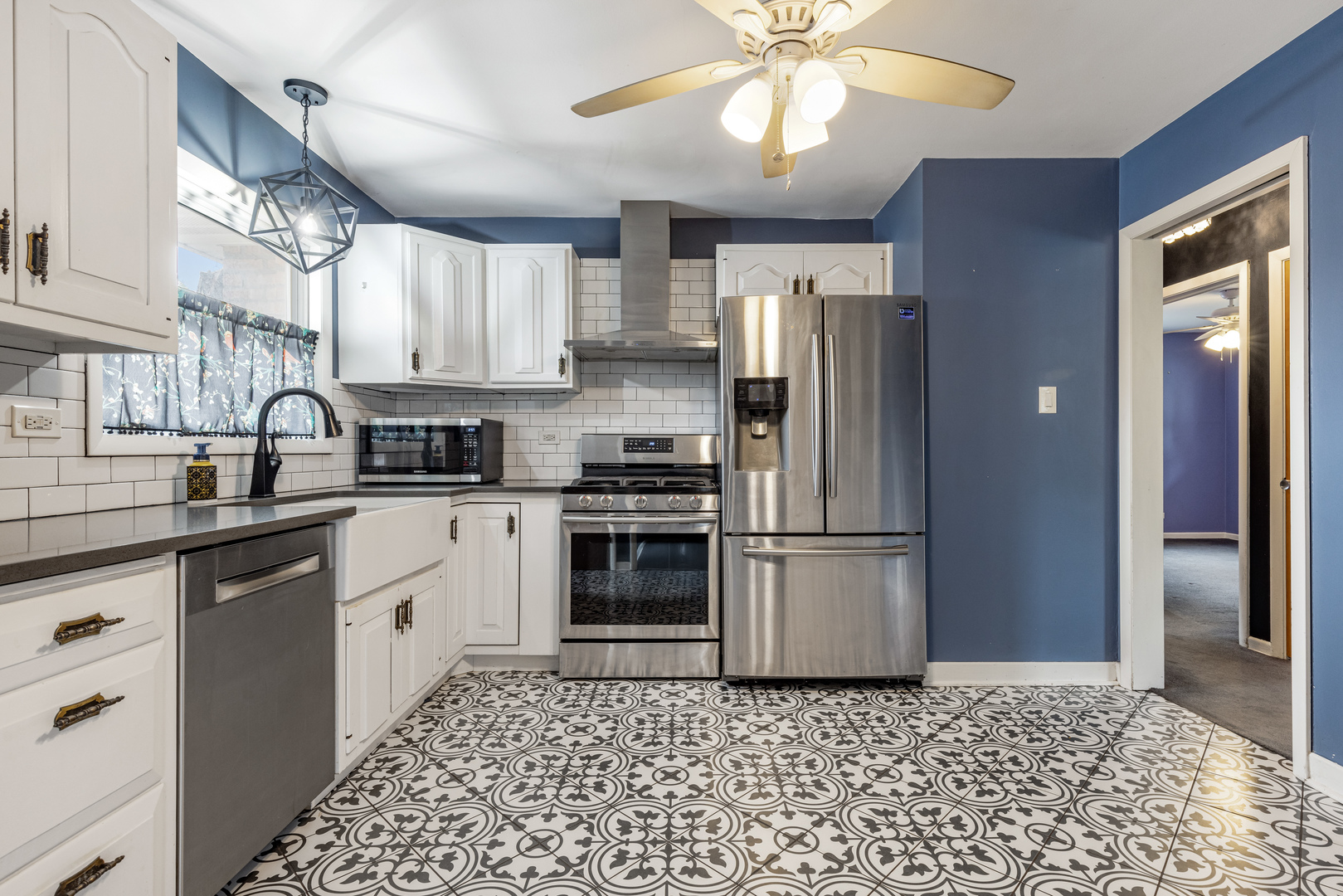 7226 W GREENLEAF Street, Niles, IL 60714
