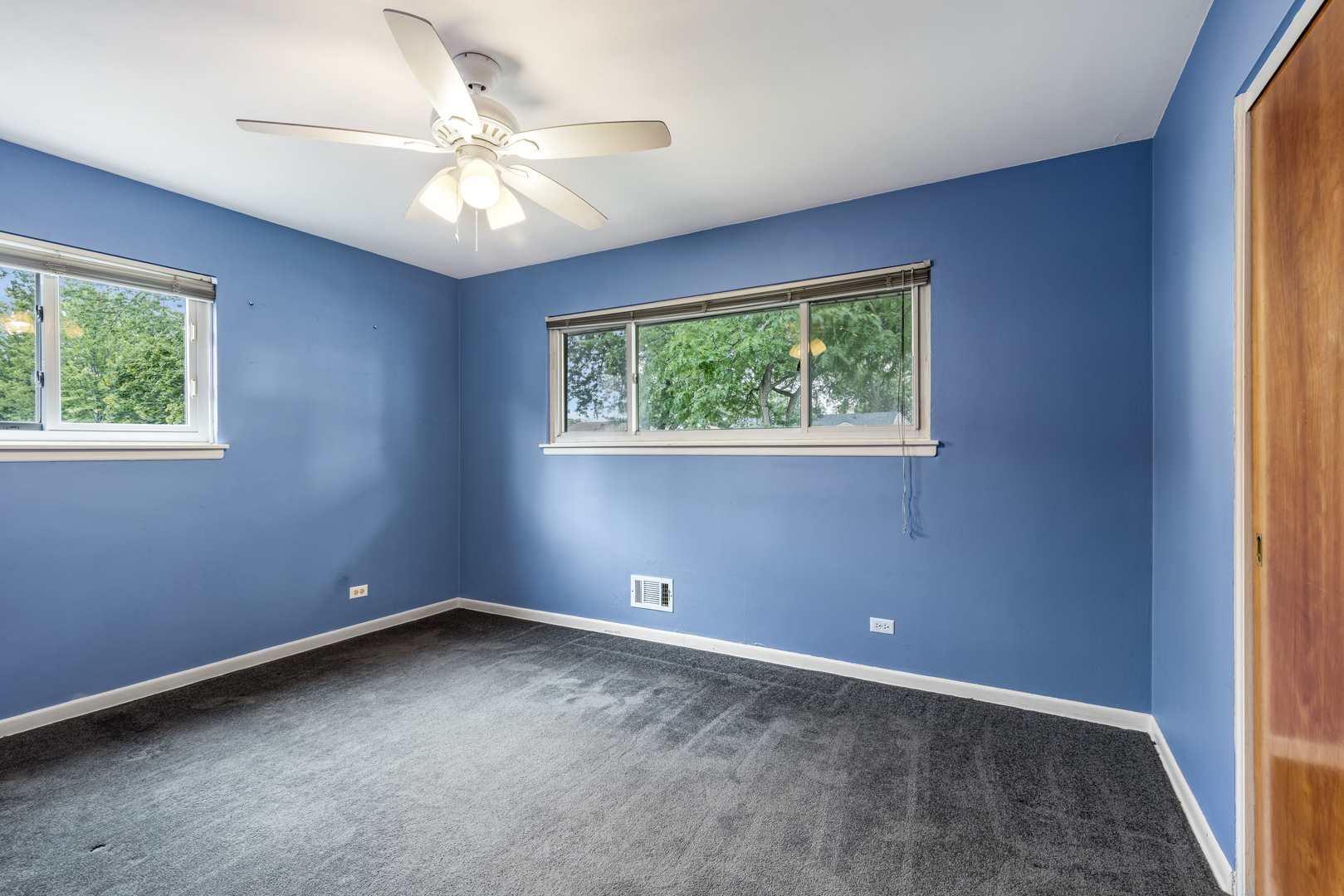 7226 W GREENLEAF Street, Niles, IL 60714