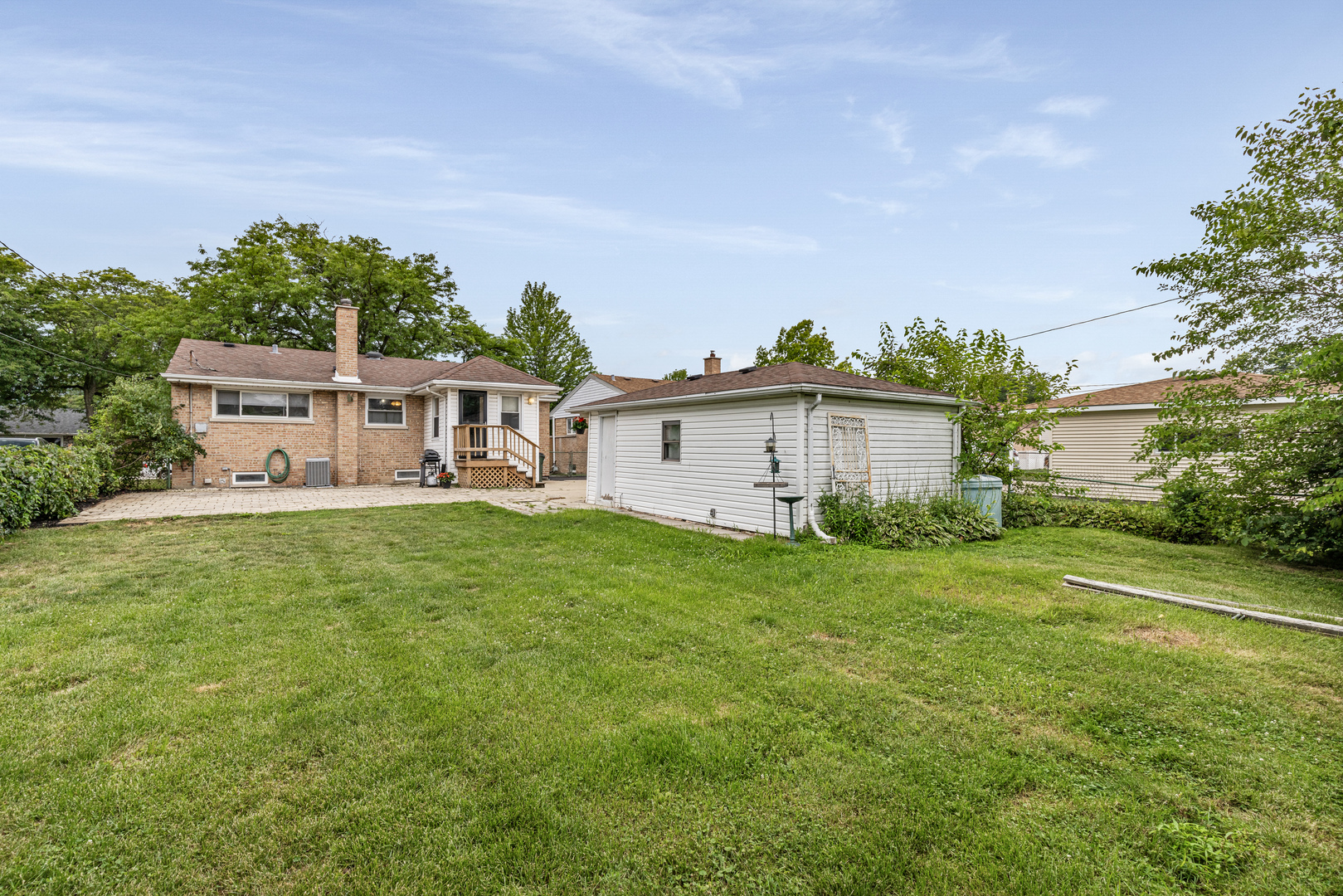 7226 W GREENLEAF Street, Niles, IL 60714